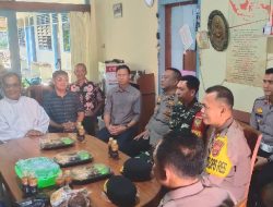 Jelang Pilkada, Wakapolres Way Kanan Jalin Silahturahmi Dengan Tokoh Agama di Gereja Khatolik Keluarga Kudus